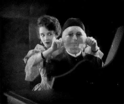  The Girl Who Laughs -  Unmasking Love and Tragedy through Silent Film Mastery!