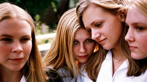 Virgin Suicides, Phim Lạnh Lùng Về Nỗi Đau và Bí Mật Của Những Cô Gái Thanh Xuân!